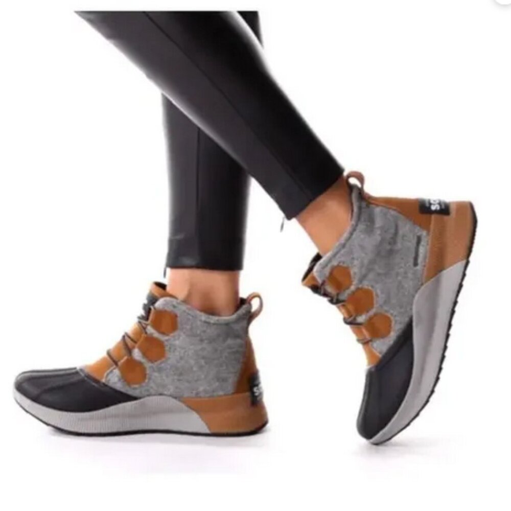 *GUC* SOREL Women's Out N About III Classic Waterproof Camel Brown/Black Sz 9